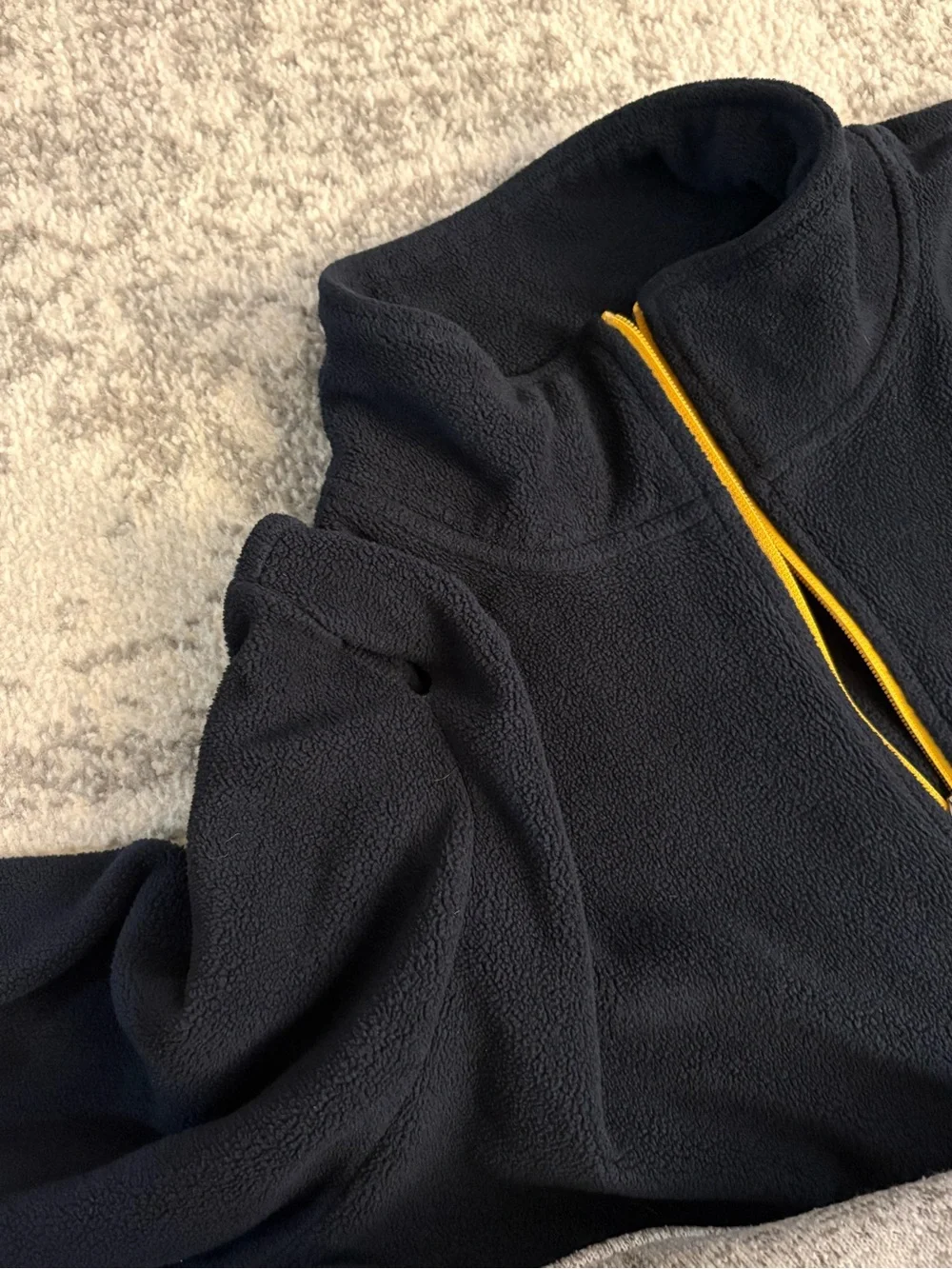 Men’s Large 47 Brand Marquette Golden Eagles Navy Grey Quarter Zip Sweater